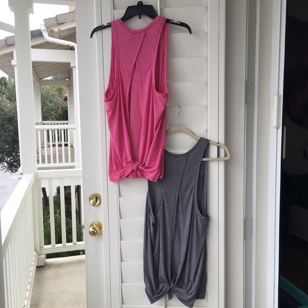 ❤️ Bundle of 2 Gap fit open back tie tanks